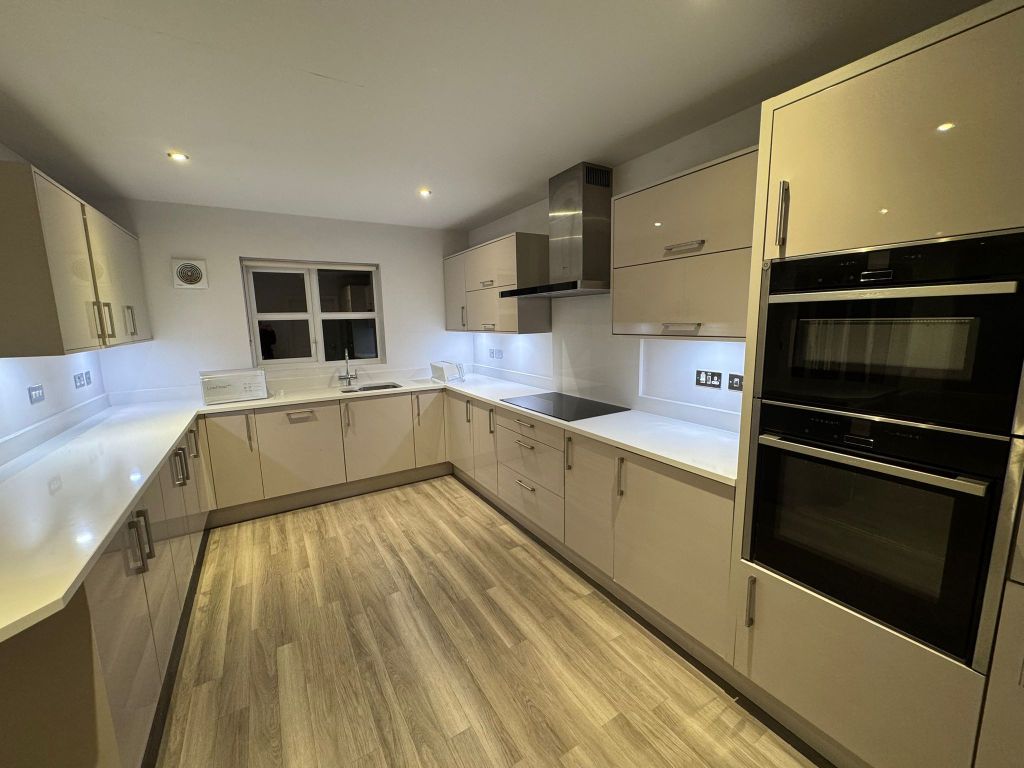 Property photo 3 of 22 Image