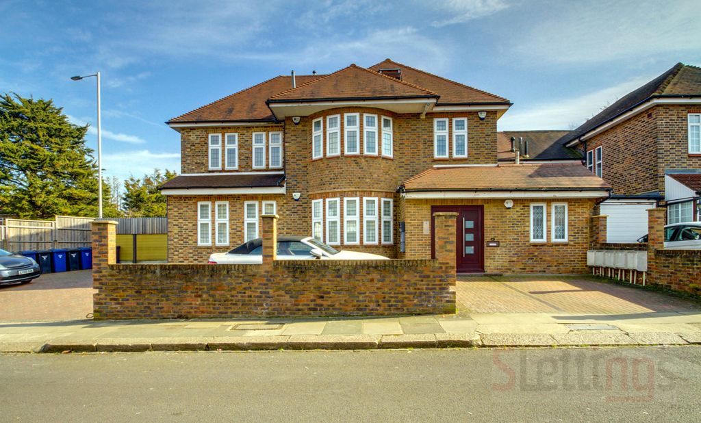 Property photo 1 of 16 Modern Two-Bedroom Apartment With Terrace