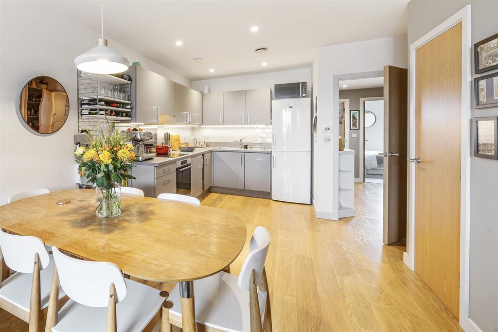 Property photo 3 of 18 Woods Road