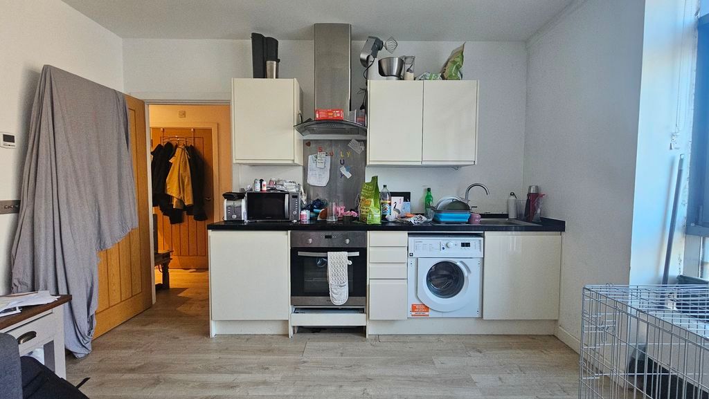 Property photo 2 of 6 Photo 8