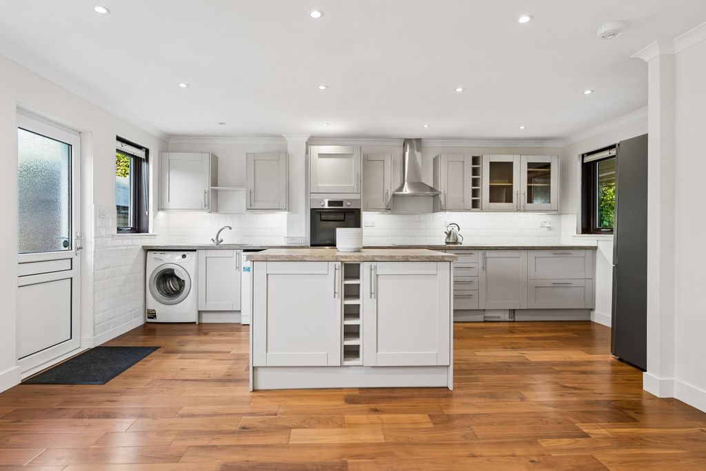 Property photo 3 of 33 Picture No. 78
