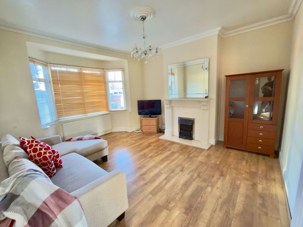 Property photo 2 of 43