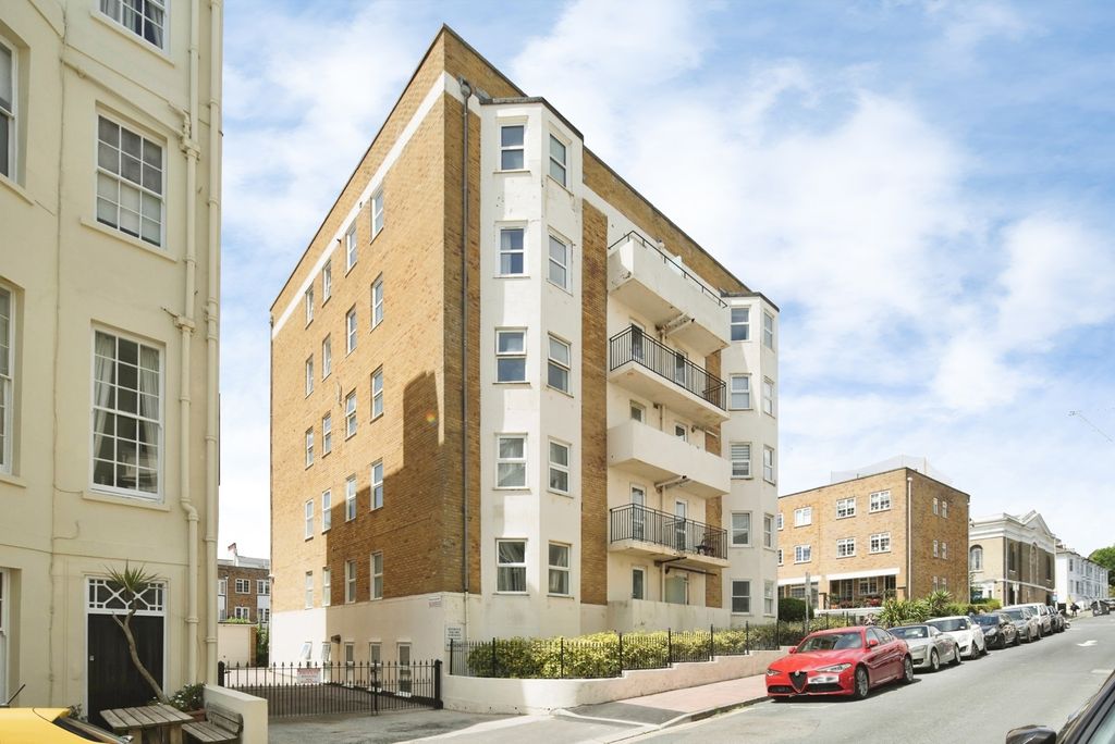Property photo 1 of 18 Pbox-Img.Jpg