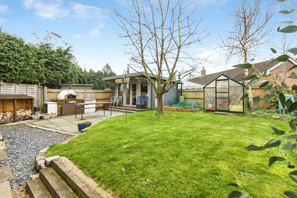 Property photo 2 of 20