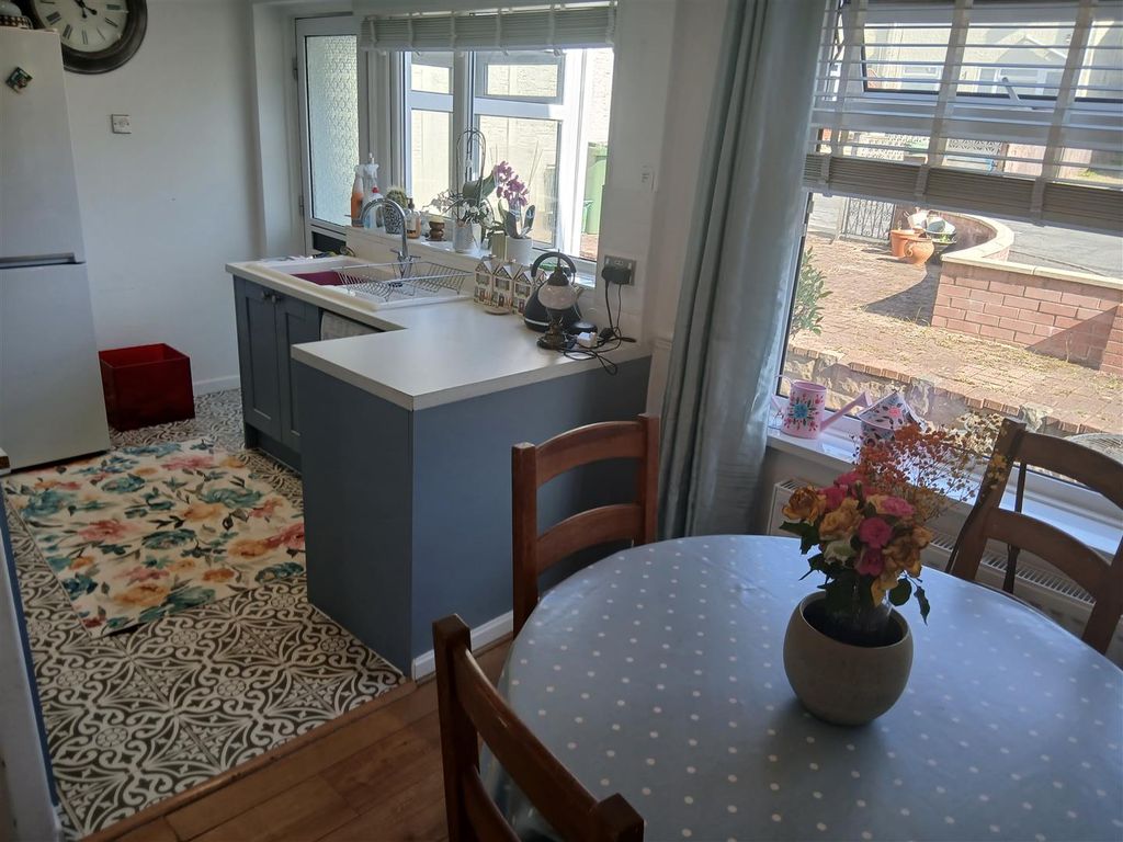 Property photo 1 of 24 10 St Nicholas Kitchen Dining Room.Jpg