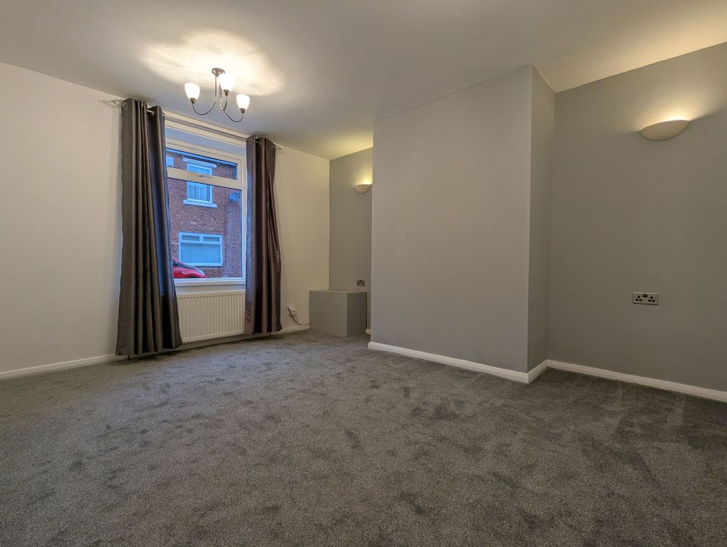 Property photo 2 of 11 Photograph 2