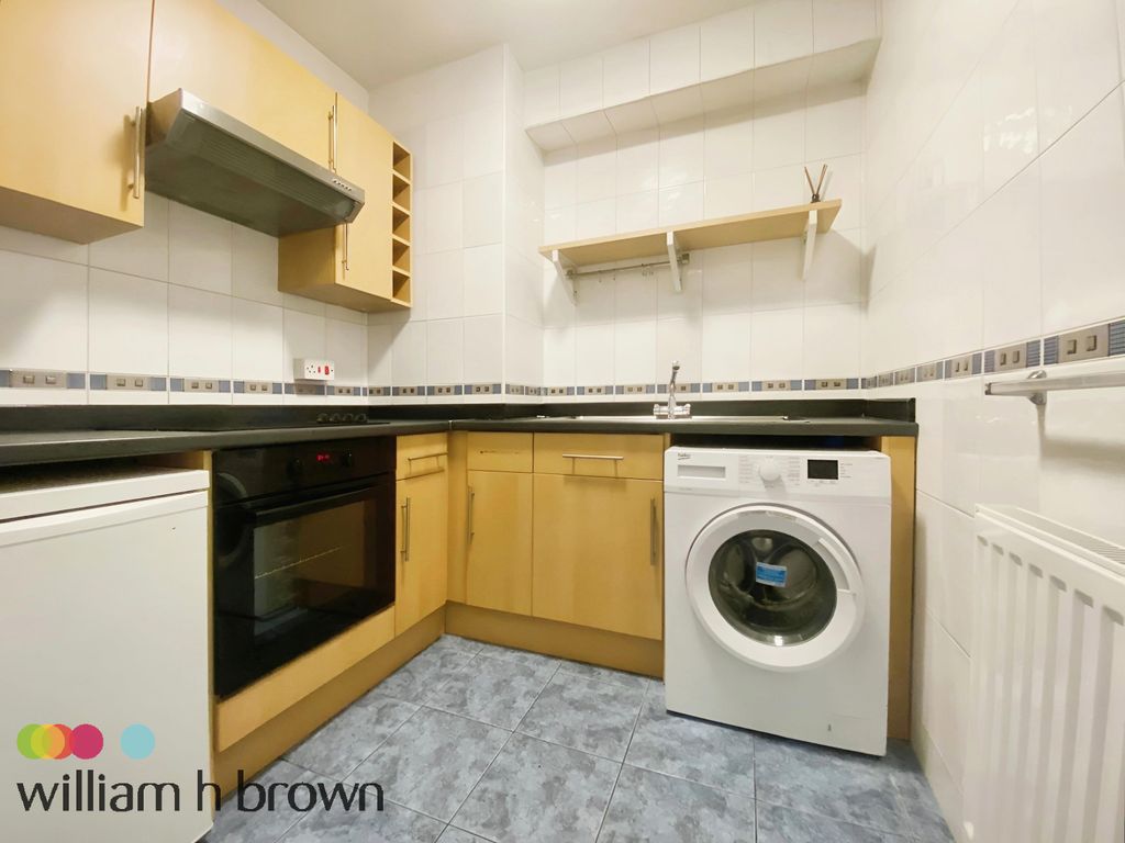 Property photo 3 of 5 Kitchen