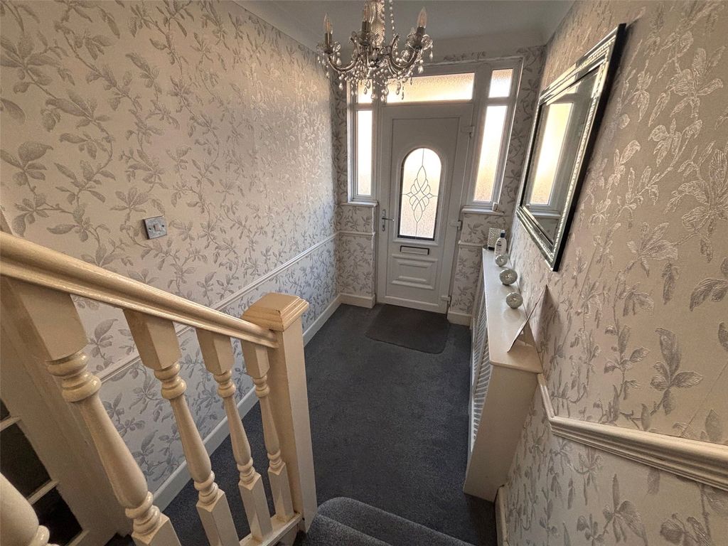 Property photo 2 of 17 Picture No. 11