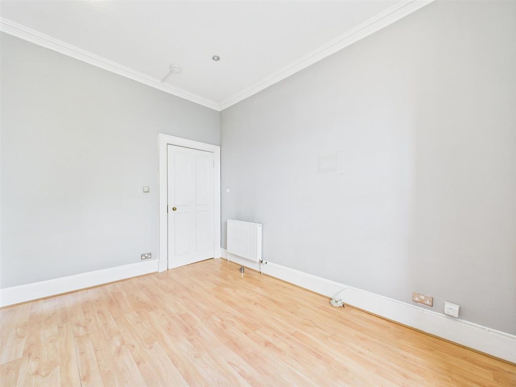 Property photo 2 of 13 Cam01486G0-Pr0770-Still004.Jpg
