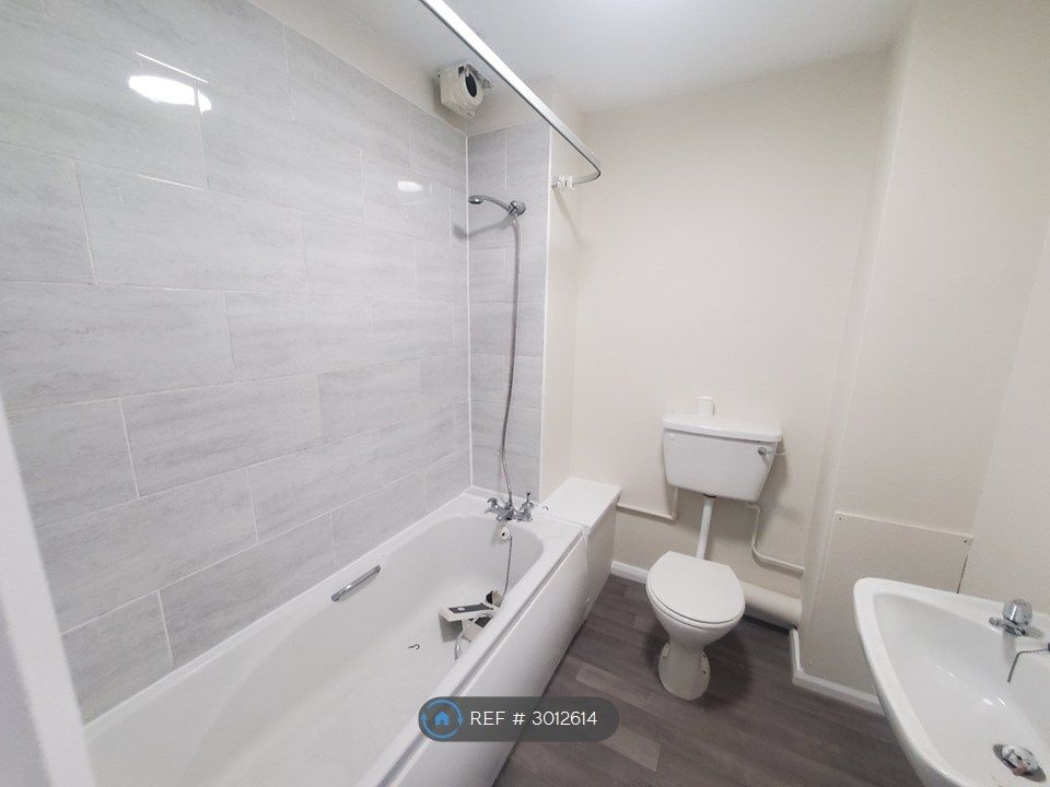 Property photo 1 of 3 Bathroom