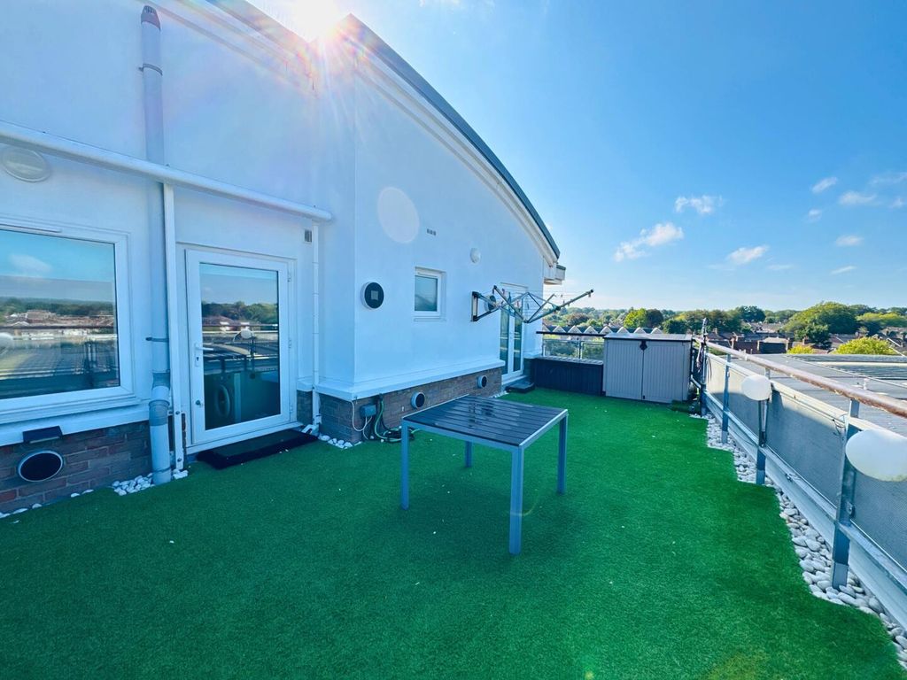 Property photo 1 of 12 Terrace / Patio