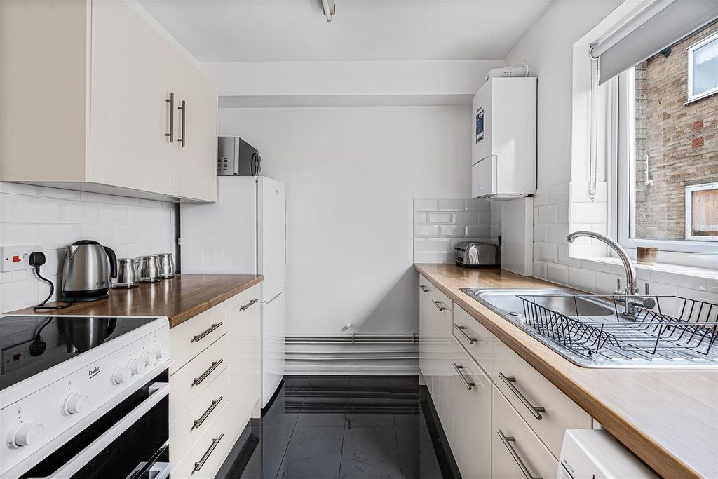 Property photo 2 of 13 10_66900.Jpg