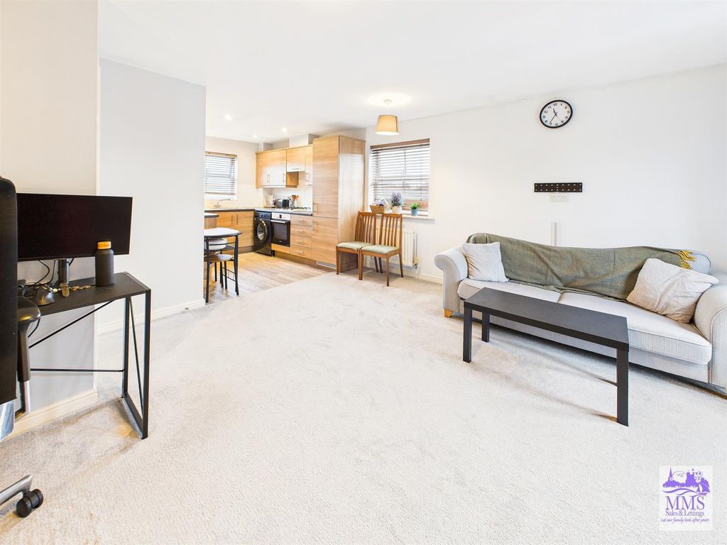 Property photo 3 of 13 Cam04098G0-Pr0134-Still011.Jpg