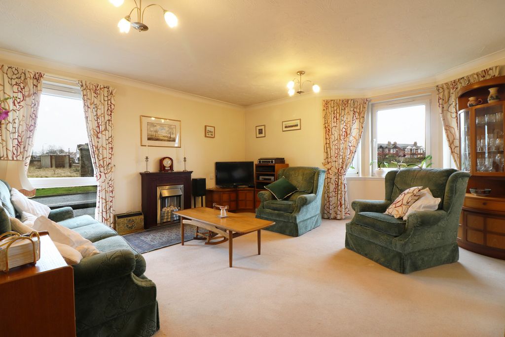 Property photo 3 of 11