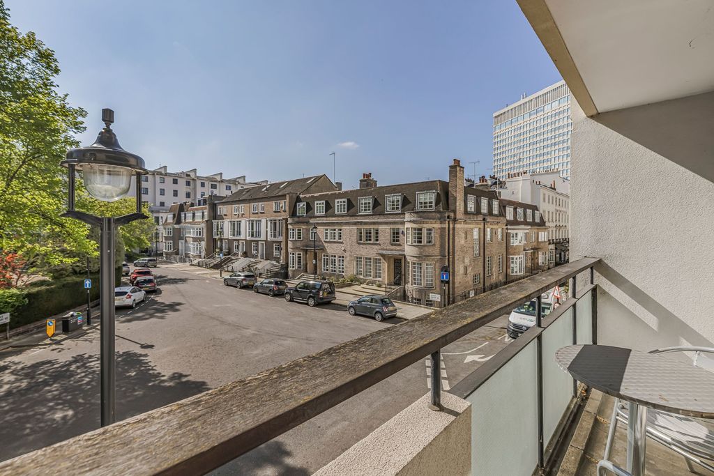 Property photo 2 of 24