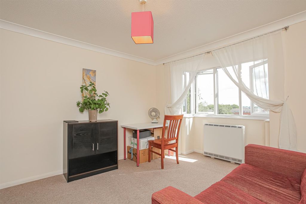 Property photo 2 of 14 Img_7013.Jpg