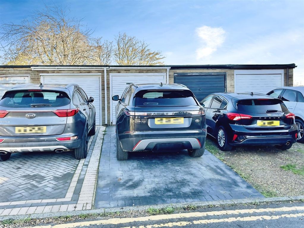 Property photo 3 of 15 3c15E77A-1.Jpg