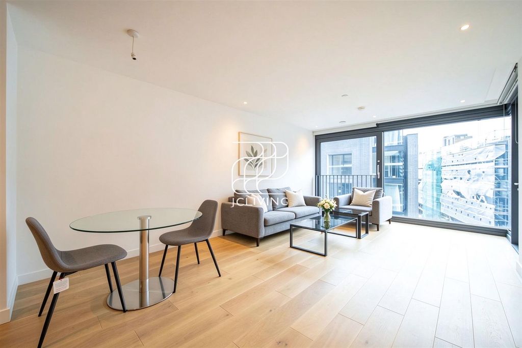 Property photo 1 of 12 07_Living_Styled.Jpg