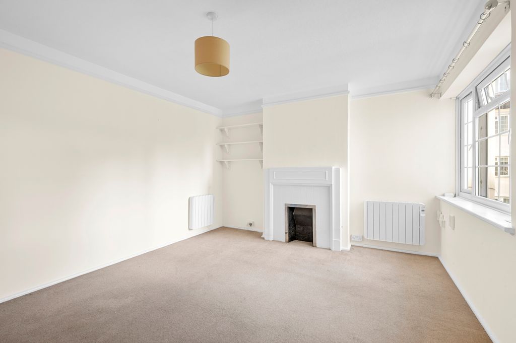 Property photo 2 of 12 Picture No. 11