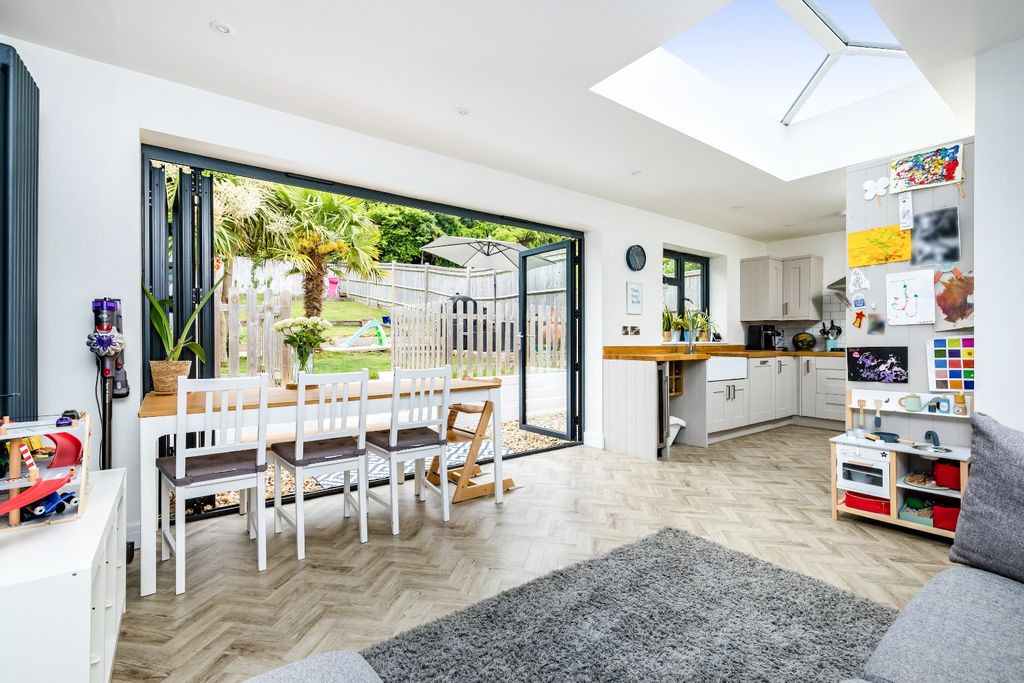 Property photo 3 of 10 4618337