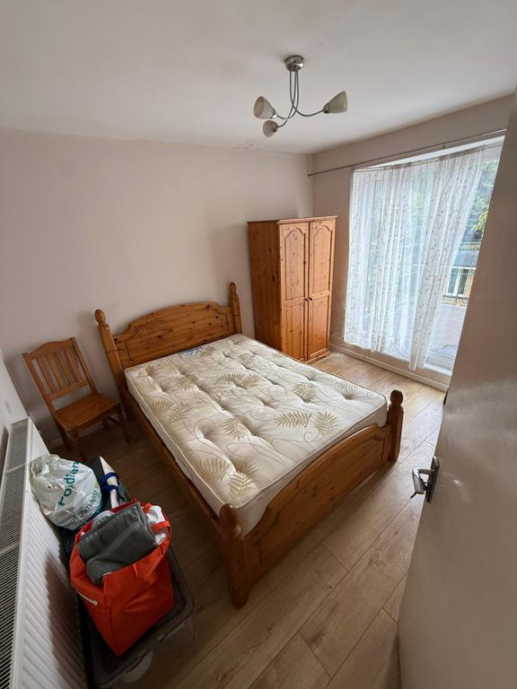 Property photo 3 of 10 Room