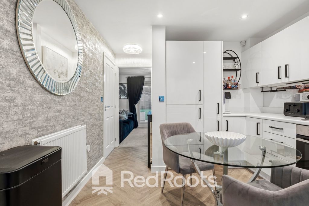 Property photo 3 of 26 4818443