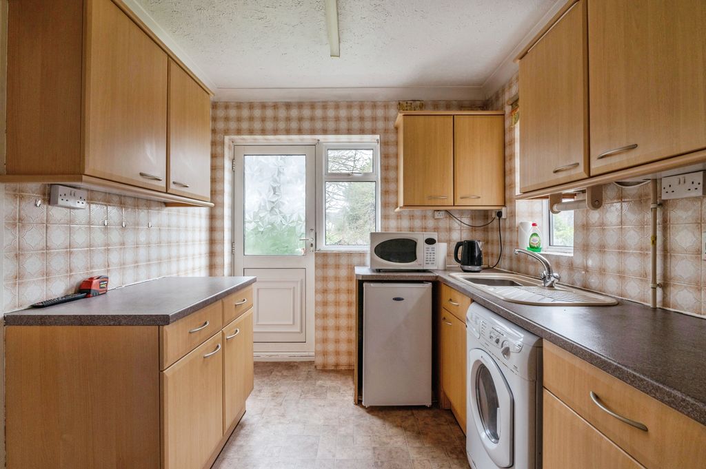 Property photo 1 of 21 Kitchen