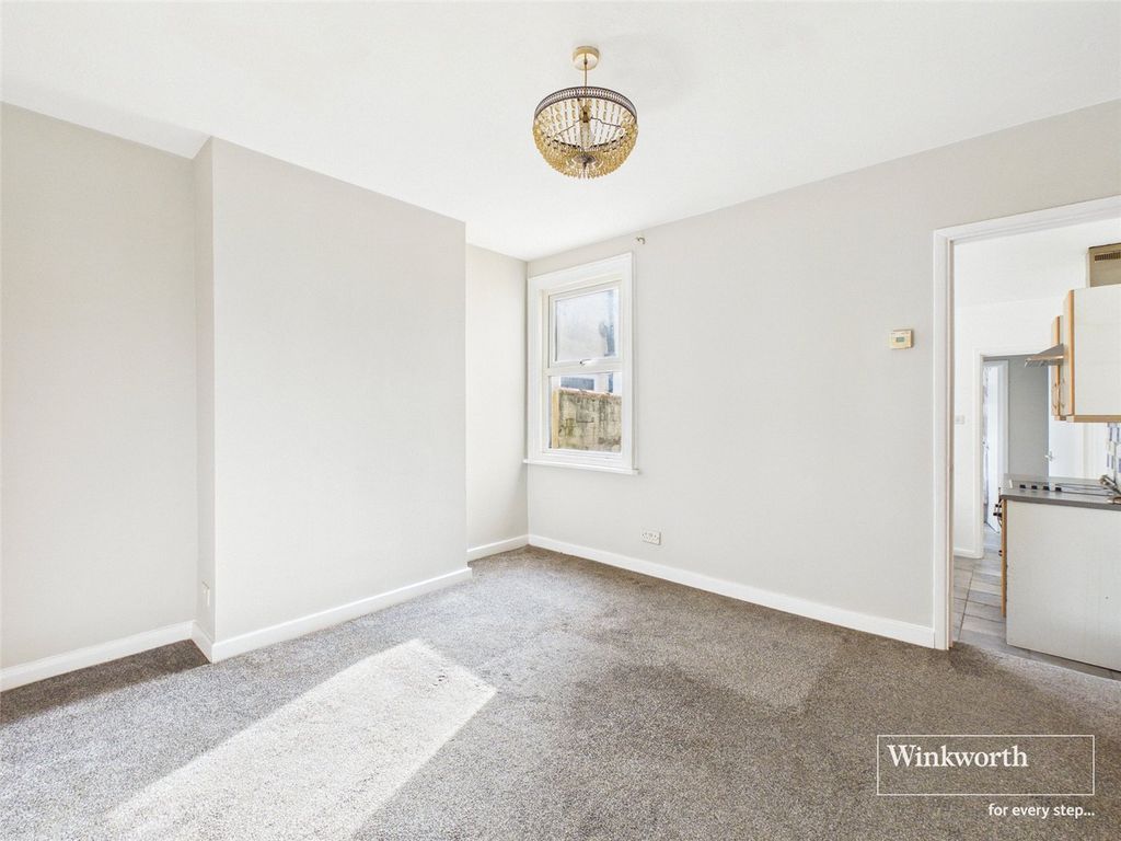 Property photo 2 of 10 Picture No. 17