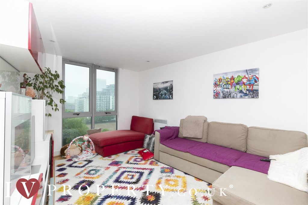 Property photo 3 of 13 N9.Jpg