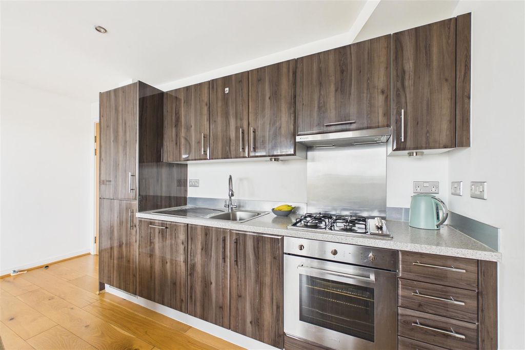 Property photo 3 of 19 Kitchen 2.Jpg