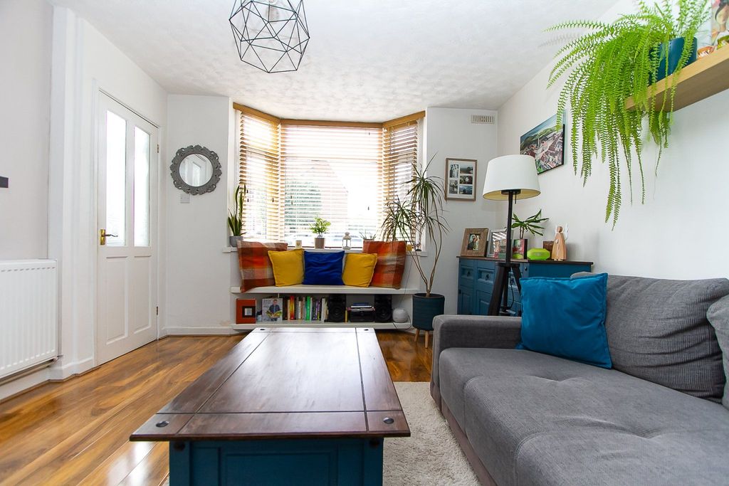 Property photo 2 of 10