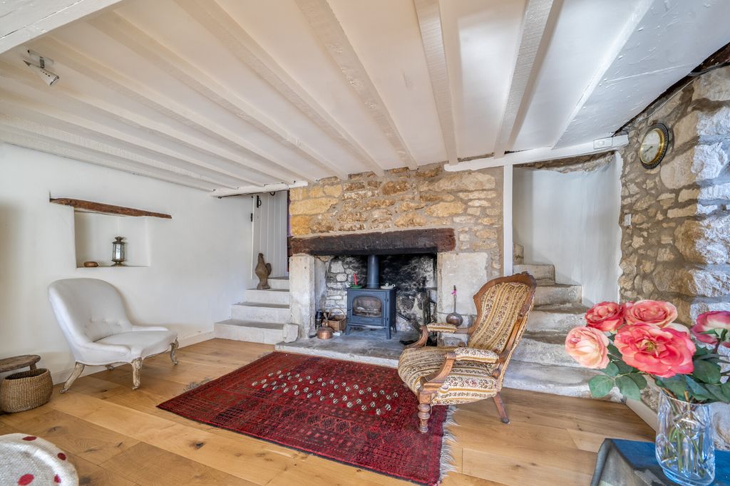 Property photo 3 of 22 Sitting Room