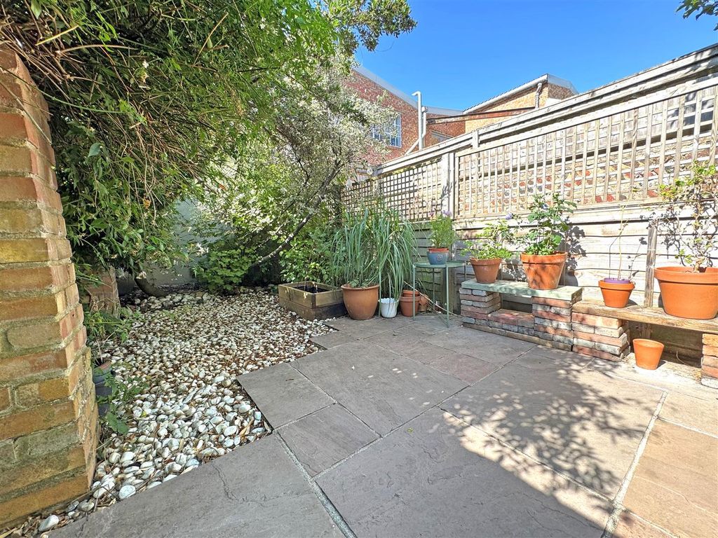 Property photo 3 of 21 11E.Jpg