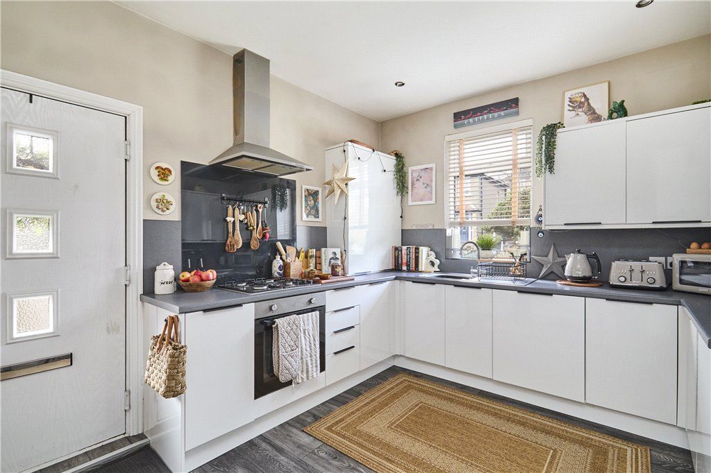 Property photo 3 of 15 Kitchen