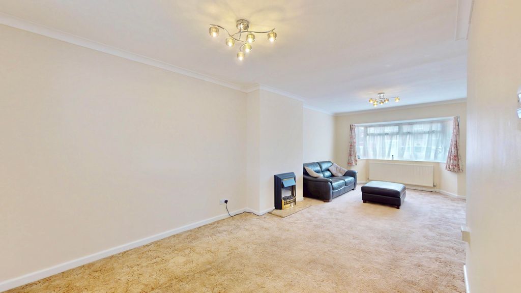 Property photo 2 of 32