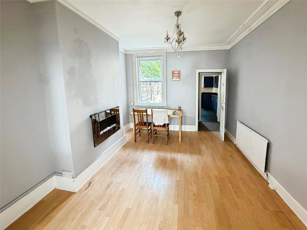 Property photo 2 of 9 Sitting/Dining Room