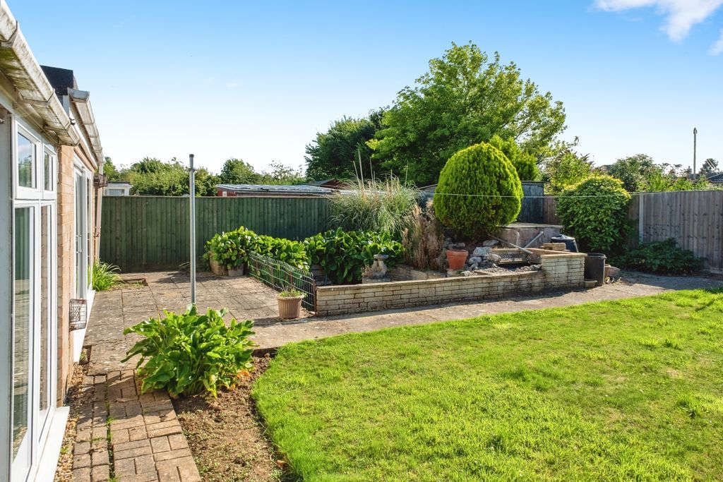 Property photo 3 of 20 73Langwithgardensholbeach-30