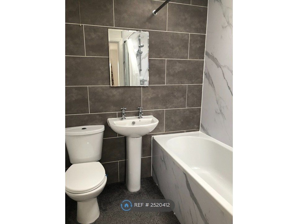Property photo 3 of 7 Bathroom