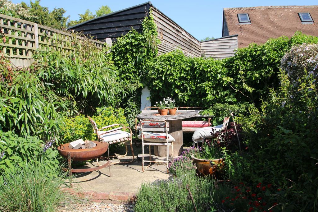 Property photo 2 of 26
