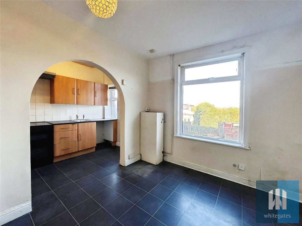 Property photo 2 of 18 Picture No. 10