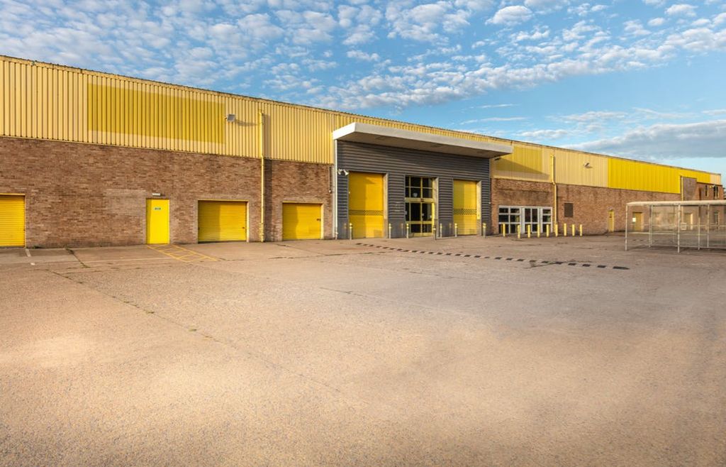 Property photo 1 of 4 62 Whitby Road