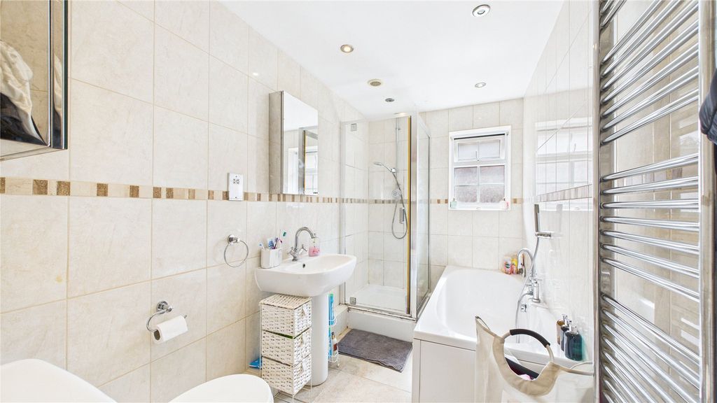 Additional image 13 of 4 bed detached house for saleLightwater, Surrey GU18