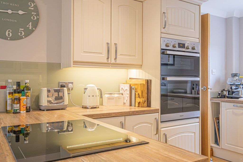 Property photo 3 of 35 5376715