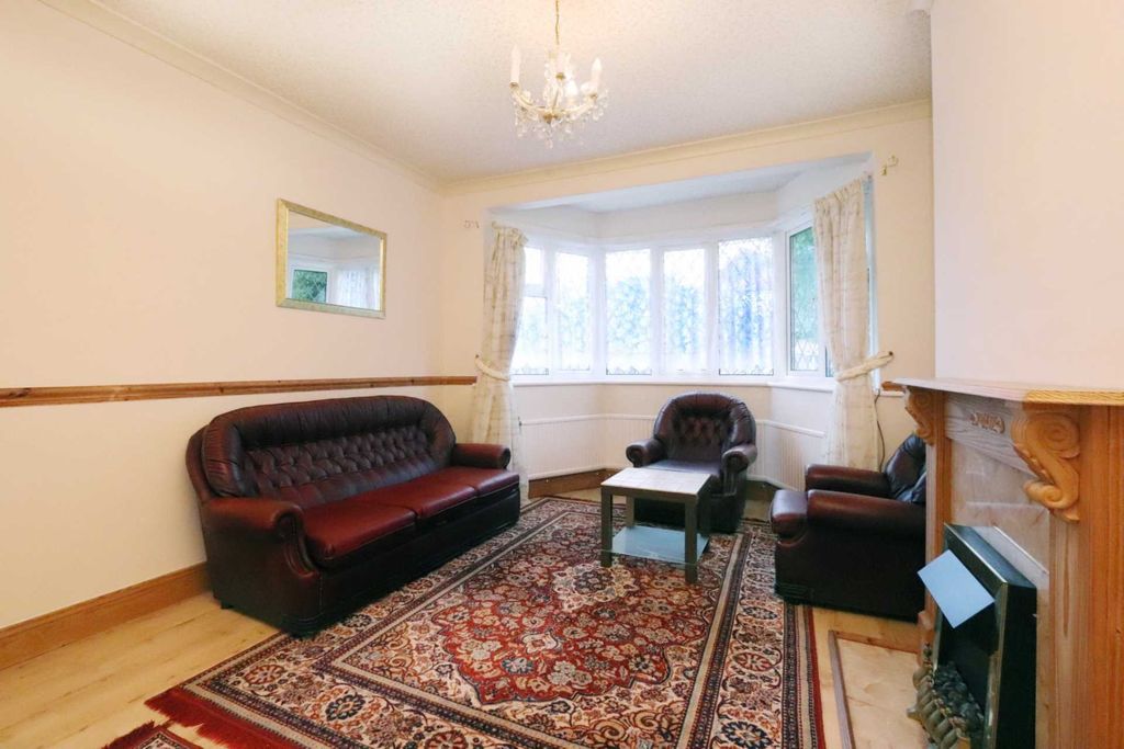 Property photo 2 of 21