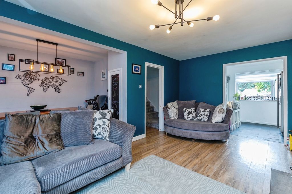 Property photo 3 of 19 Photo