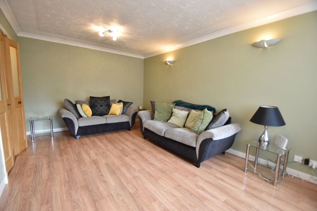 Property photo 2 of 25