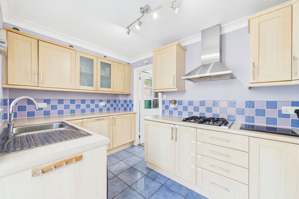 Property photo 3 of 15