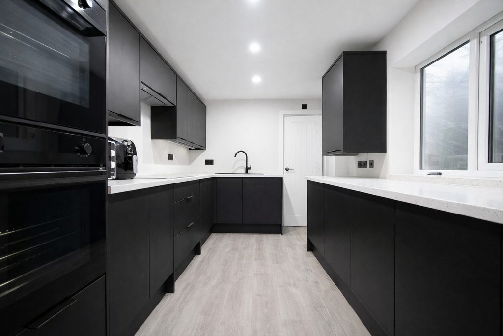 Property photo 1 of 6 Photo 4