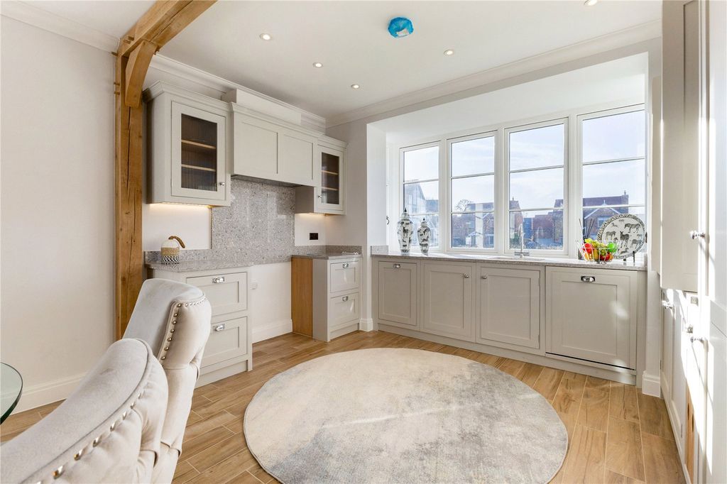 Property photo 3 of 23 Kitchen