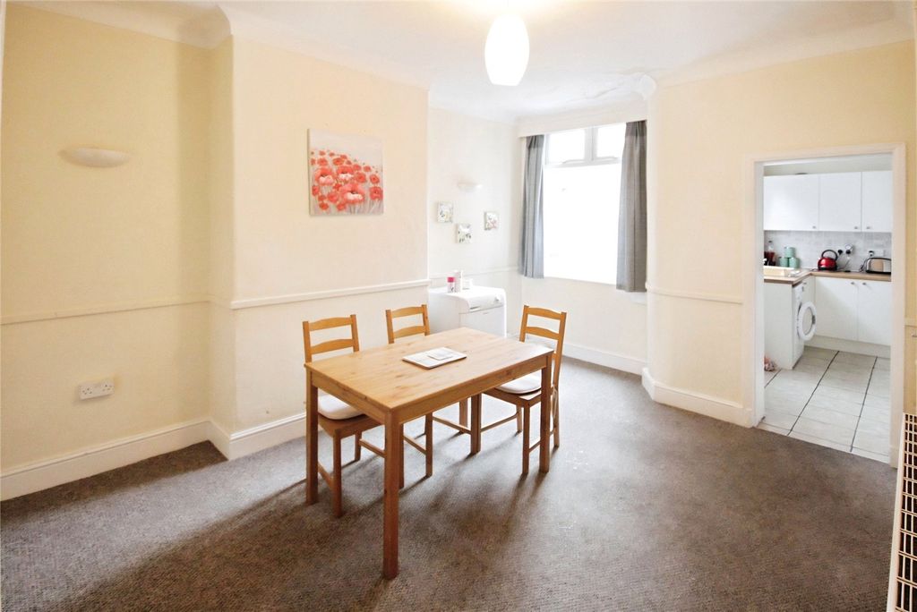 Property photo 3 of 8 Picture No. 06